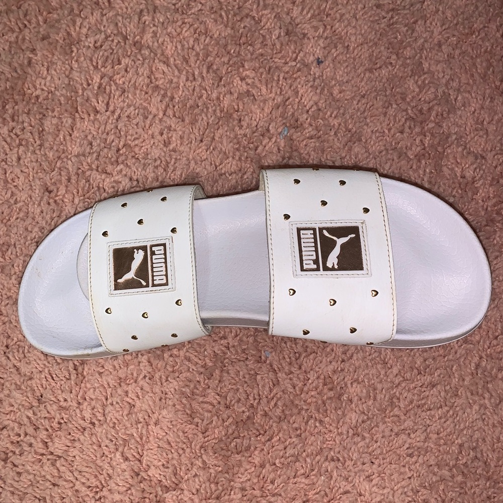 Puma white a gold detailed slides